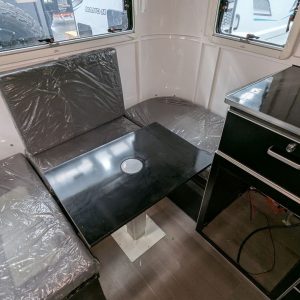 2HAL-C5475 horse float
